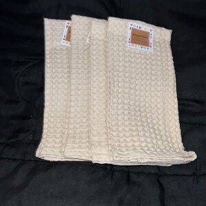 NWT 4pc tan weightless waffle 100% cotton Kitchen Towels